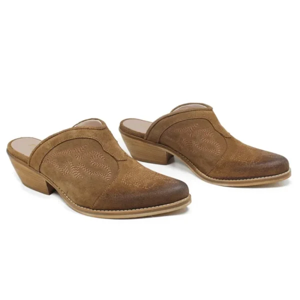 Sabot | Scarpe Con Tacco | Personal Sabot Texani Ricamati con Tacco Medio "ADEL" - Camoscio Cuoio
